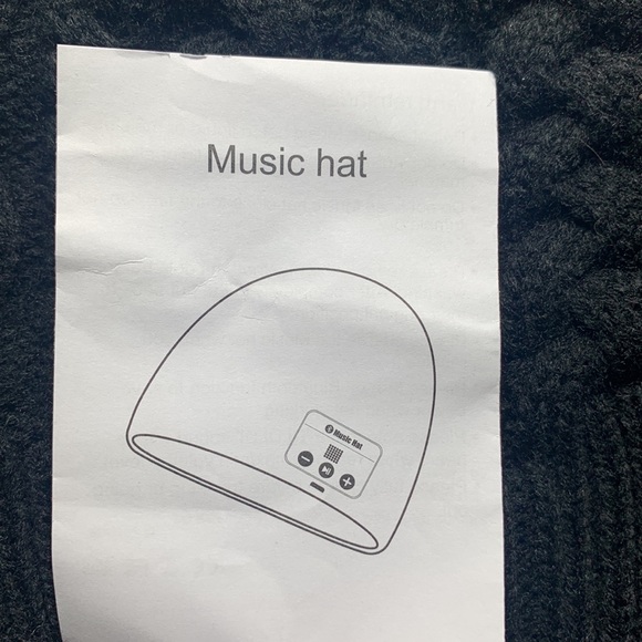 Unisex Music hat with bluetooth connection to play music - Picture 3 of 3